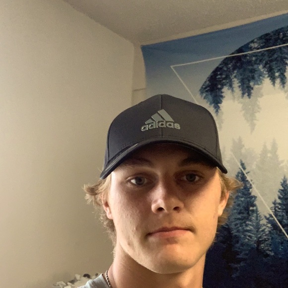 Adidas Black hat - Picture 2 of 5